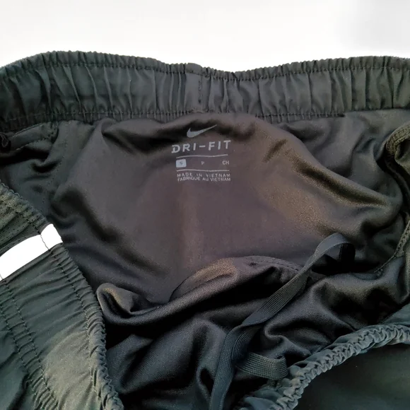 (NEW) Nike Womens Dri-Fit Running Shorts Black & White Mesh Sides Liner Size XS - Picture 4 of 7